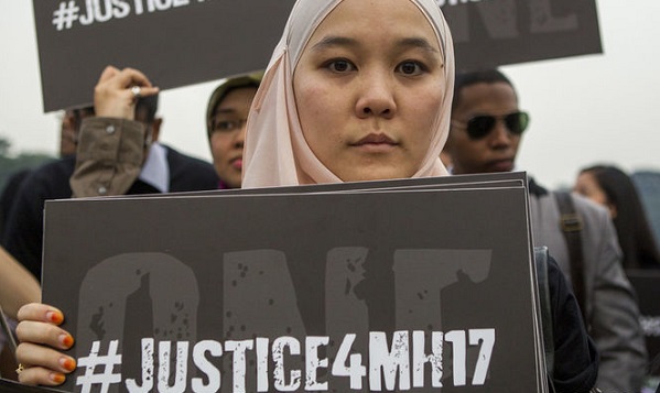 Родственники жертв крушения MH17 подали в суд на Россию